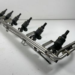 1999-00 BMW FUEL RAIL W/ FUEL INJECTORS 528i 328i 323i Z3