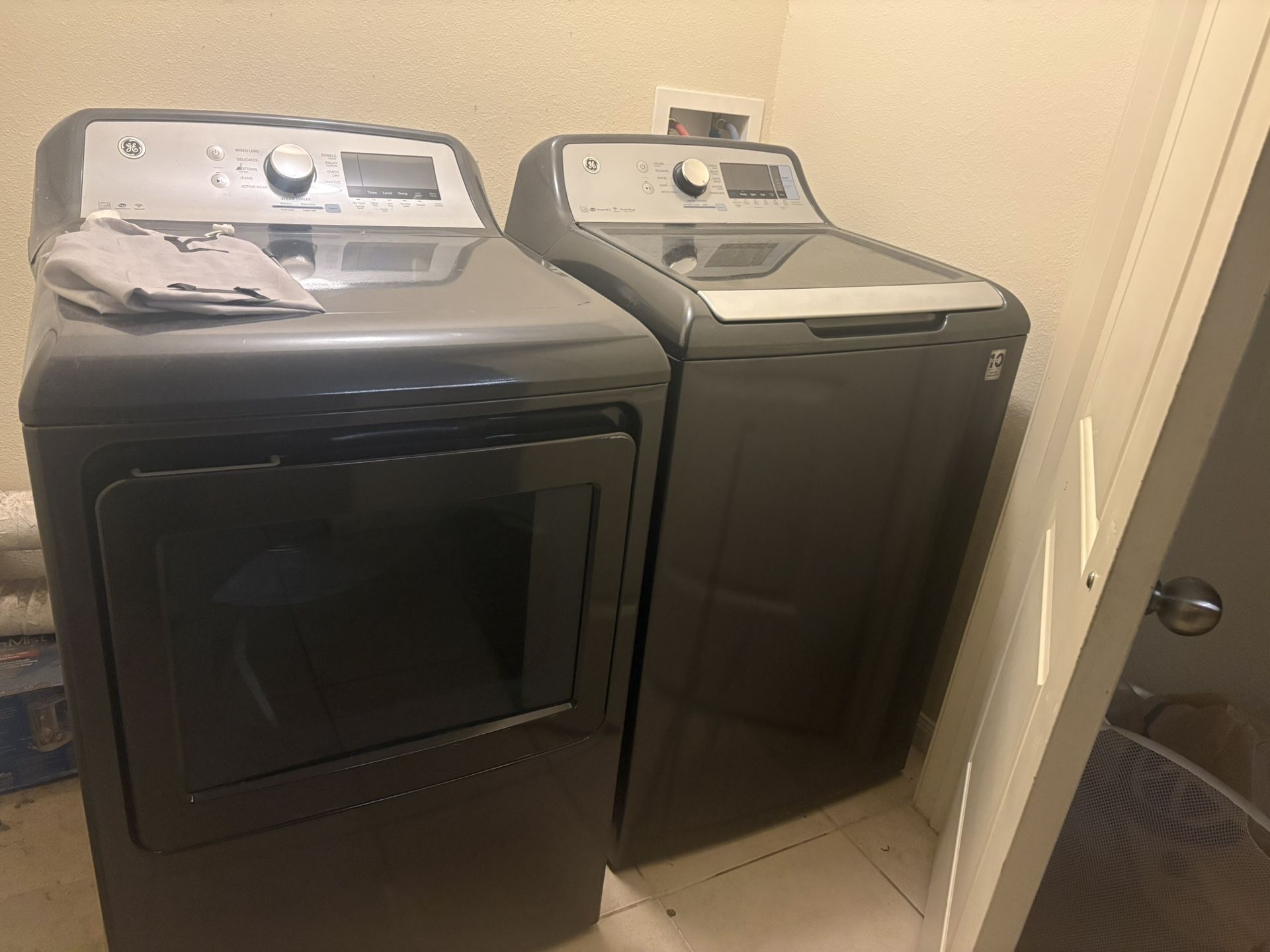 Full Size Smart GE Washer and Dryer