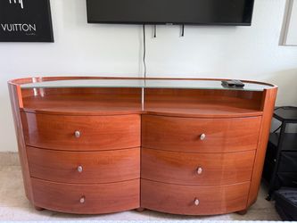Wooden  6- Drawer Dresser with Glass top