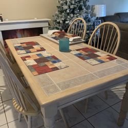 Nice Table With 4 Chairs 