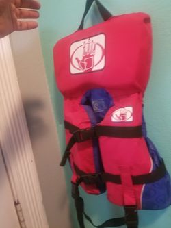 Body glove lifevest for I fant up to 30 pounds weight...Good condition!..Life guard approved!