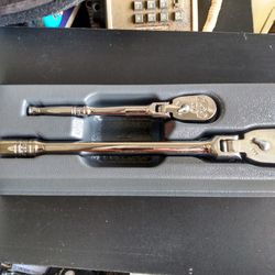 $400 OBO MAKEOFFERSnap On 100 Year Anniversary 2 Piece Flex Head Ratchet Set 1/4in Drive And 3/8in Dr $450*BRAND NEW* 