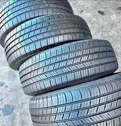 205 60 16 Michelin tires Con 80% de Vida Las 4