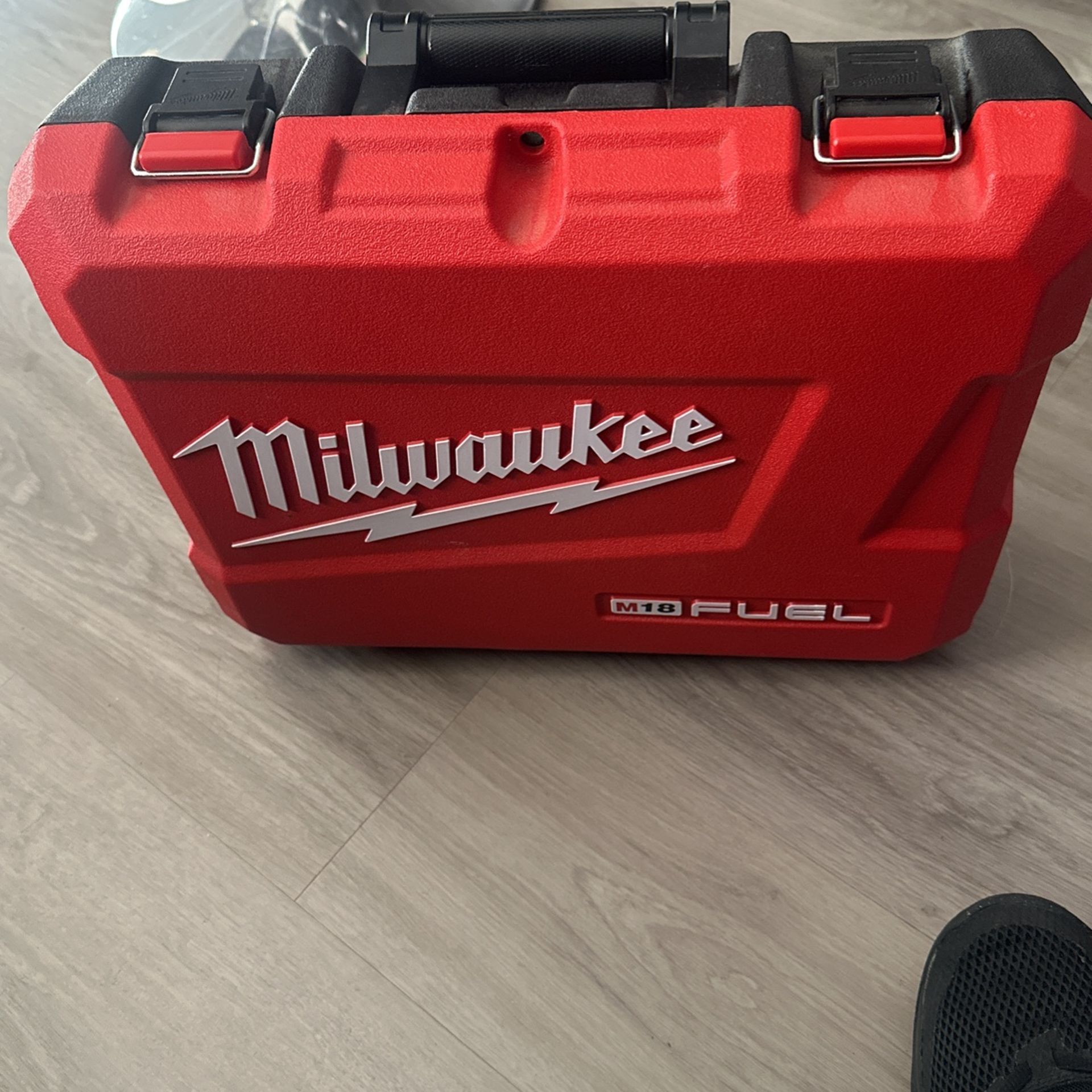 Milwaukee 2767 Hi Torque 1/2 Impact Brand New With 1/2 Drive Set
