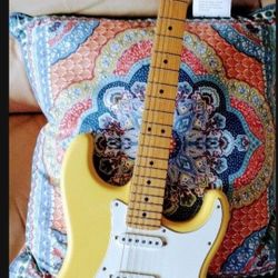 Stratocaster In Gorgeous Condition, Nice Buttercream Performing Amazing Sounds, Best $ Offer or Trade a US Telecaster +$ To You