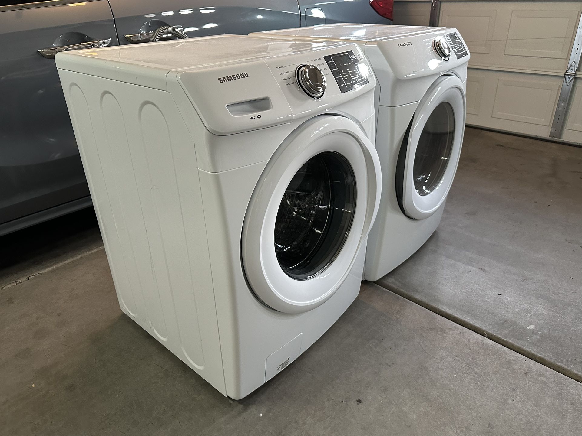 Samsung - Washer And Dryer (Electric) - Look and Operate like NEW