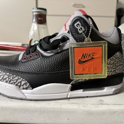 Air Jordan 3 Retro OG Black/fire red  Size 11.5