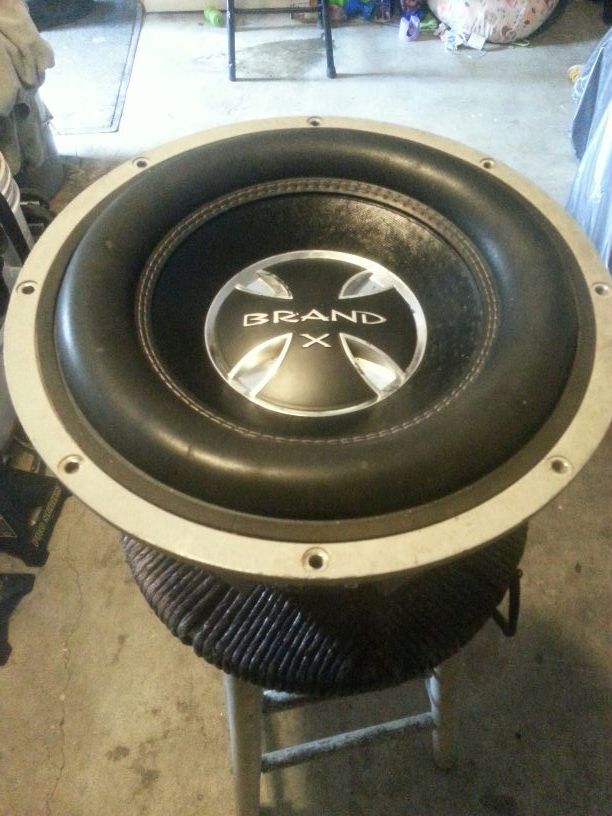 Brand x sub 12" beast sub 2000 rms, 4000 peak watts dvc.