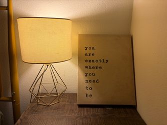 Gold Geometric Wire Base Table Lamp