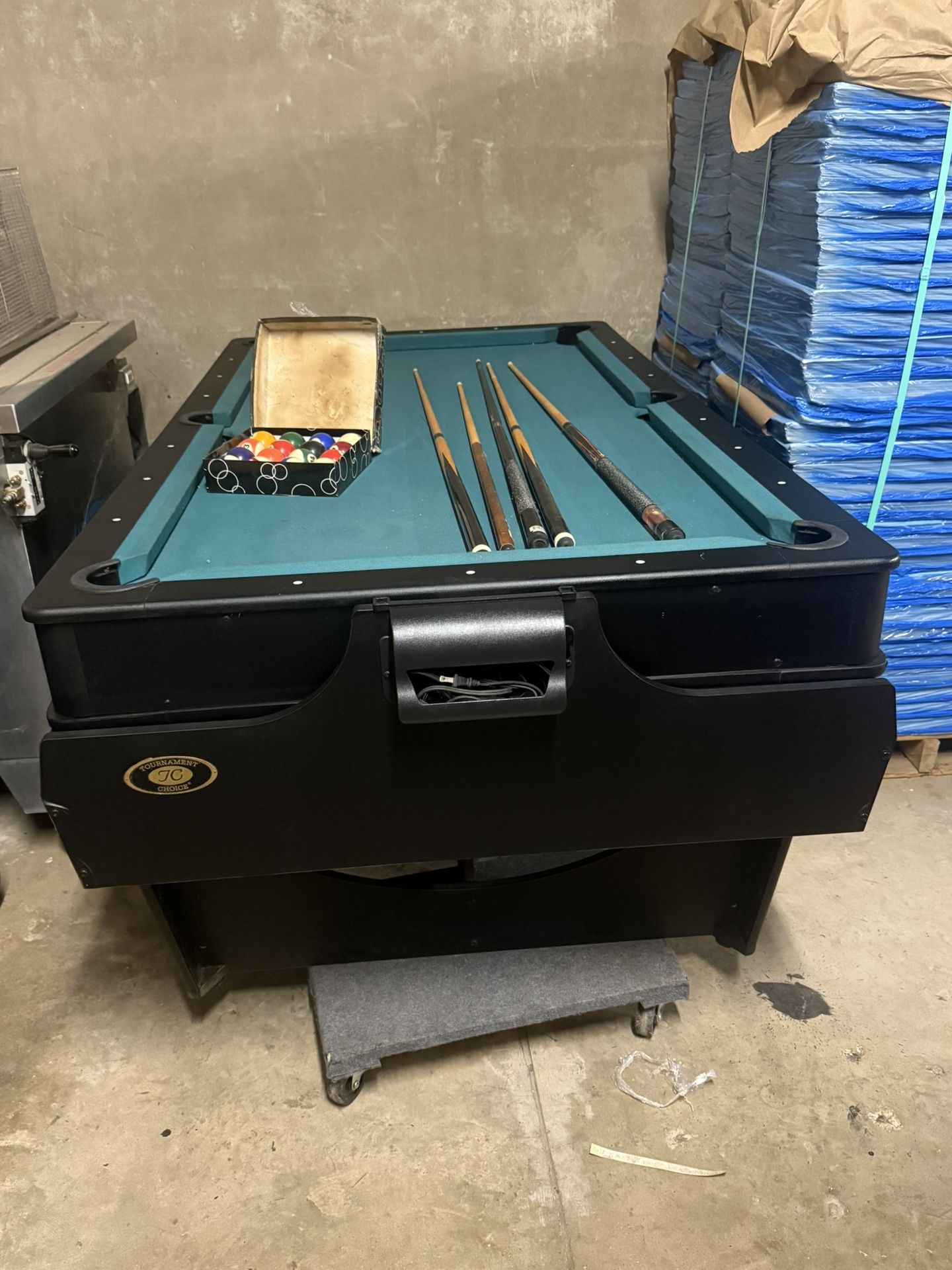 2 In 1 Pool Table/Air Hockey Table