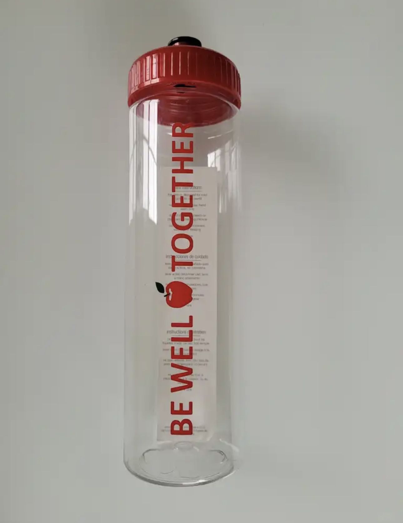 Brand New BPA-Free Plastic Water Bottle With a Threaded Push/Pull Lid For Cold Beverages 25 oz.