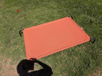 Raised dog bed