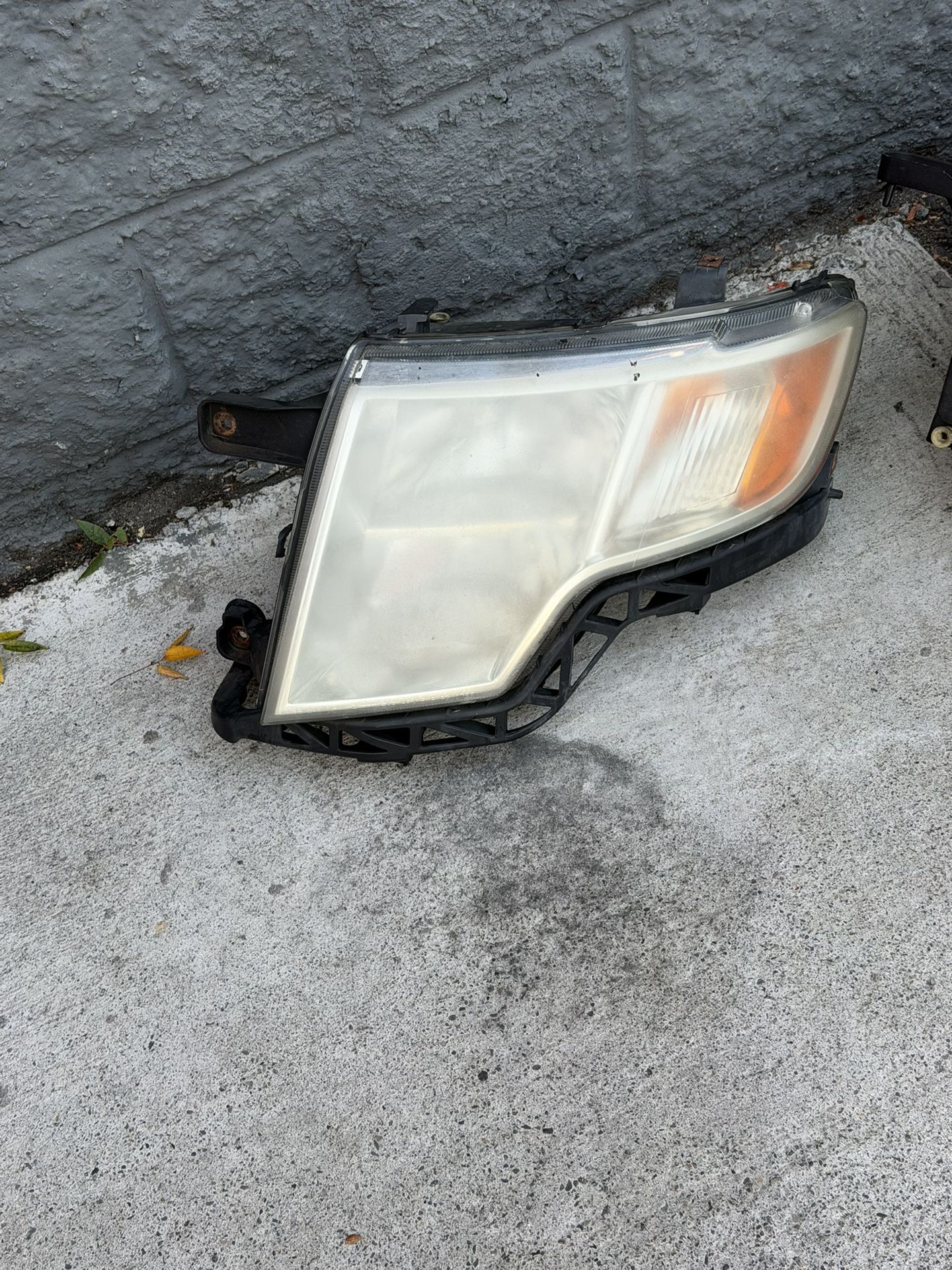 2010 Ford Edge Headlight