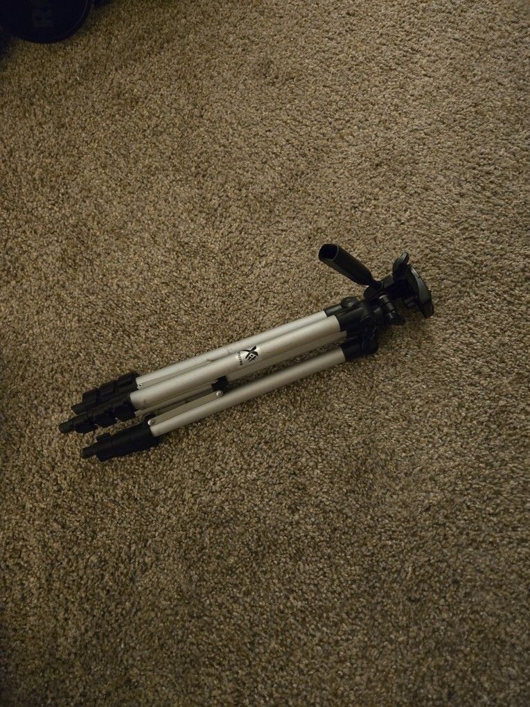 Vivitar tripod