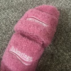Pink balenciaga slides