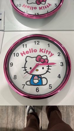 Hello kitty clock