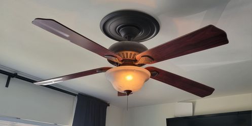 Harbor Breeze Ceiling Fan/light Fixture