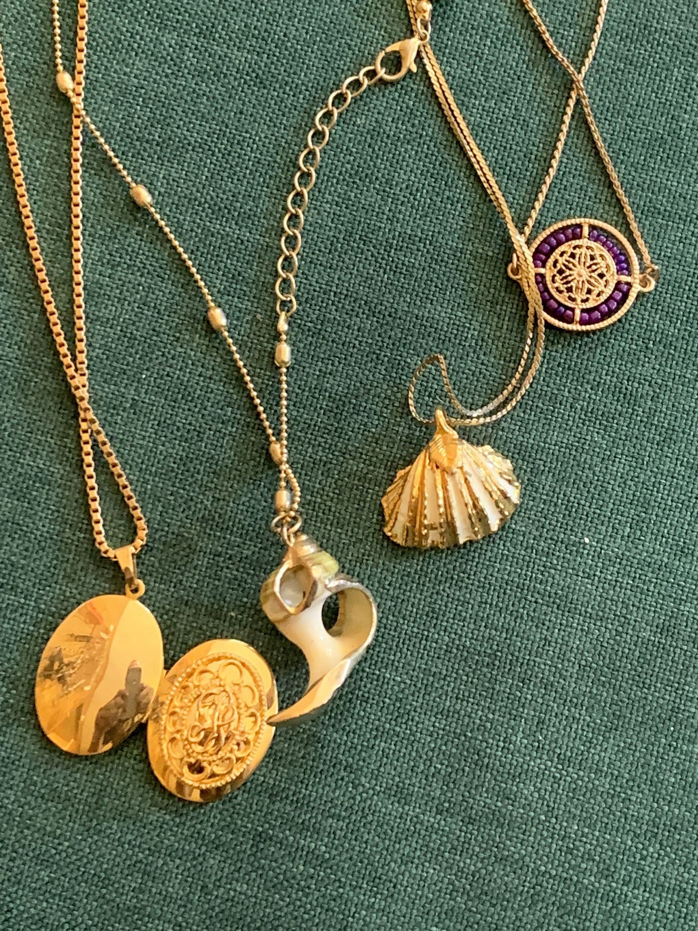 Gold Plated Sea Shell 🐚 And Locket Necklaces +bracelet 