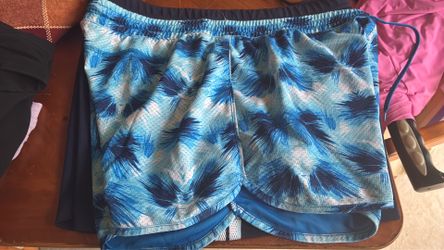 (5) Pairs of Women’s xl shorts