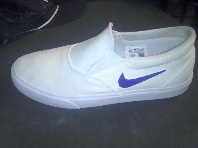 Nike Slip-on Size 9.5 $15