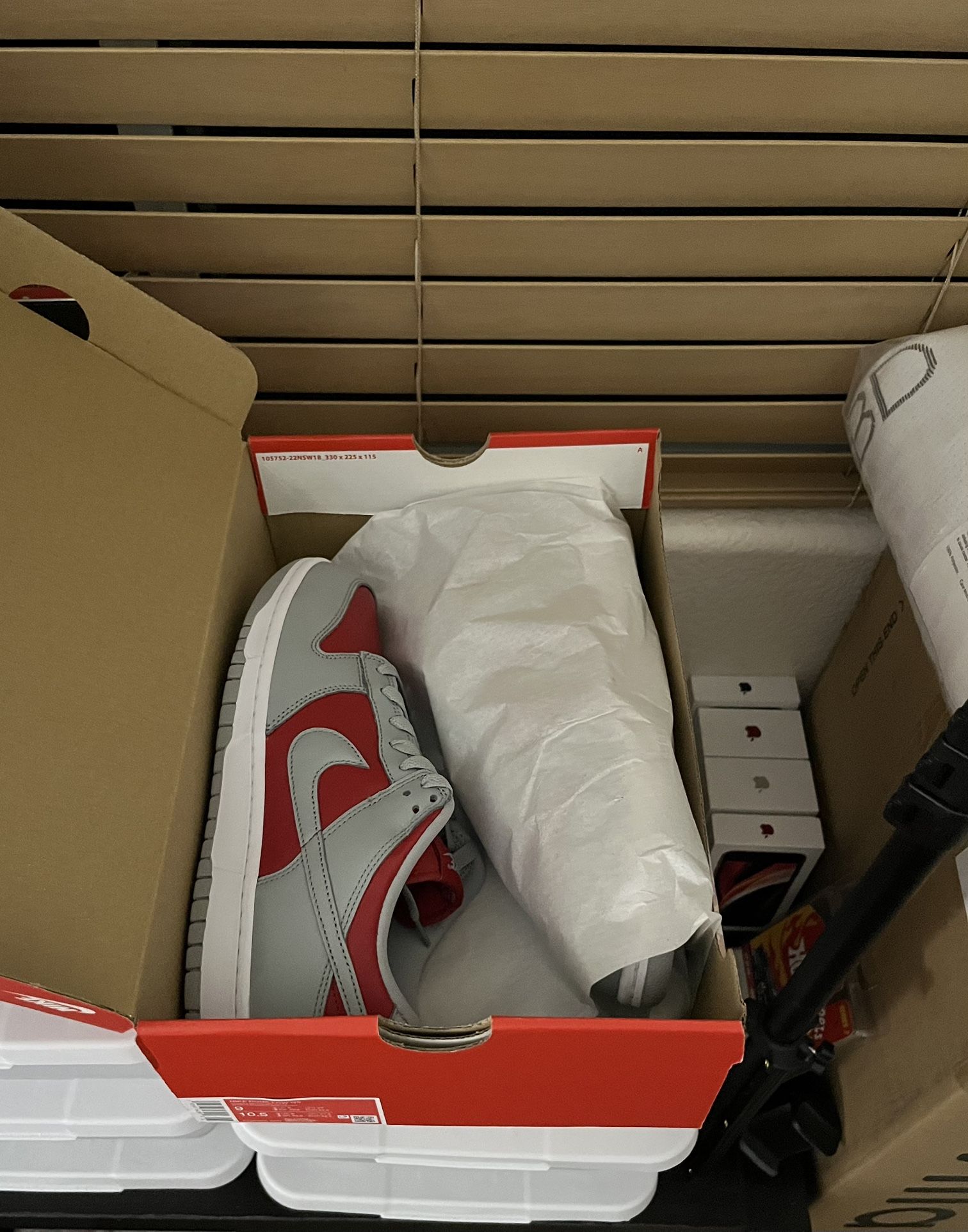 Red Dunks size 9 Men’s & 10.5 Women’s Nike Shoes Size 9 men’s