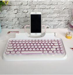 Typewriter Style Wireless Keyboard 