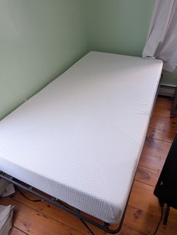 Twin Size Memory Foam mattress And Waterproof Cover 
