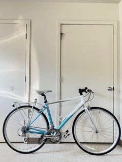 Giant Dash Hybrid Bike