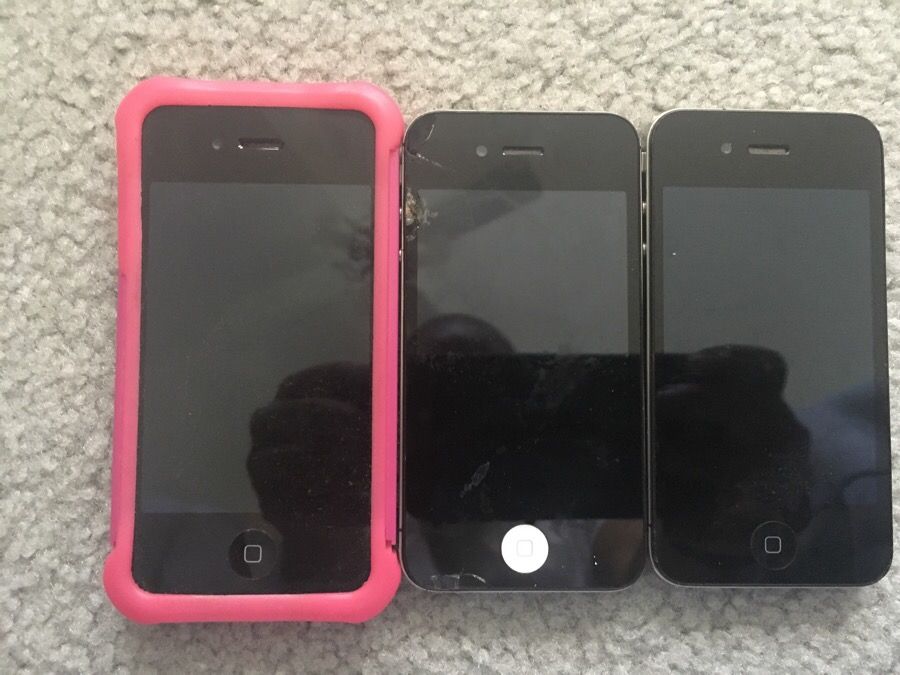 iPhone 4s! The last model designed/created by Steve Jobs!!