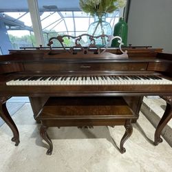 Piano: Baldwin Acrosonic