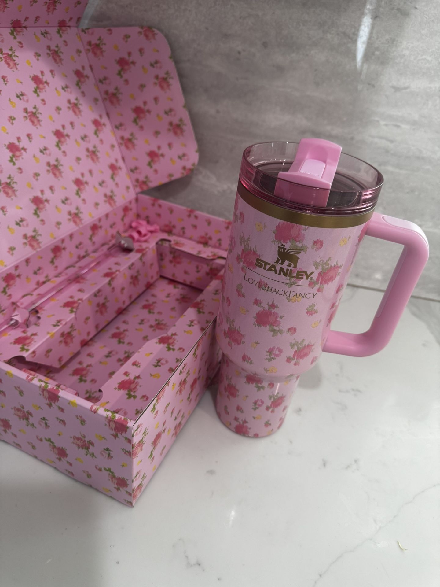 Loveshackfancy X Stanley 40 Oz Quencher