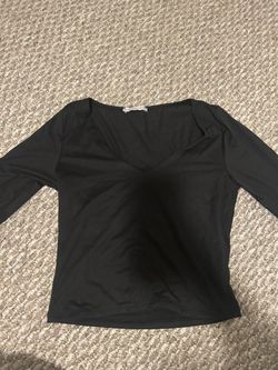 Black long sleeve crop top