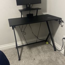 Gaming desk