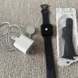 Apple Watch Series 9 (45mm)