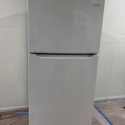 Nearly new fridge