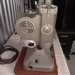 Vintage Keystone Regal K-109 8mm Movie Projector