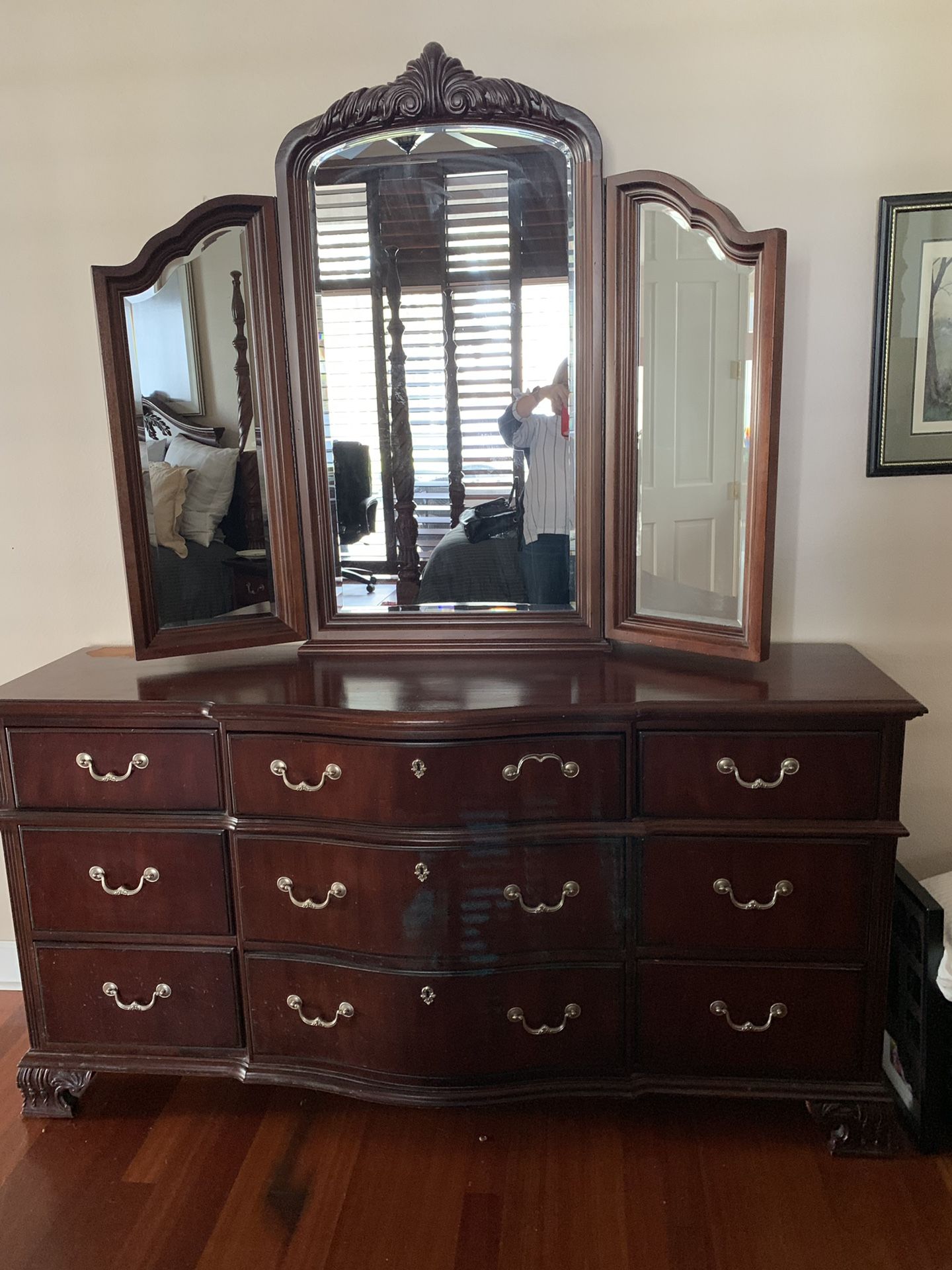 Thomasville King bed 6 piece bedroom suite for Sale in Lutz, FL OfferUp