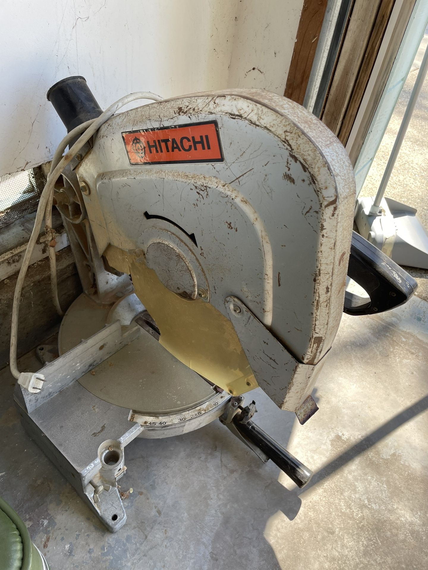 Hitachi Saw