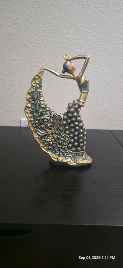 Statue decorations