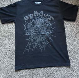 Black spider tee Proper tags