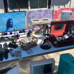 Yard Sell 1308 Silver Lake Dr, Las Vegas, NV, 89108