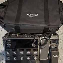 HUGH Live wire Powered Pedal Board With Case