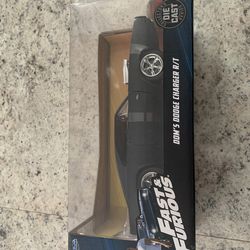 Die Cast Collectors Series Fast and Furious Dom’s Dodge Charger R/T