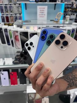 EPIC DEAL iPhones & Samsungs!