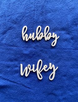 Hubby And Wifey Place Cards