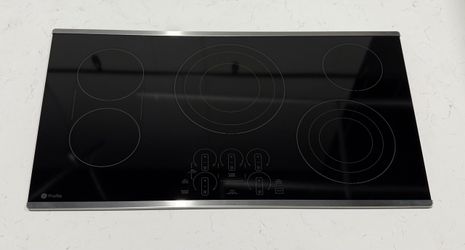 GE Cooktop PEP9036STSS - 03198