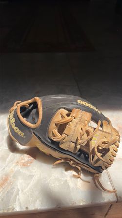 Wilson A2000  size 11.5