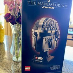 NEW IN BOX: Lego Star Wars - The Mandalorian 
