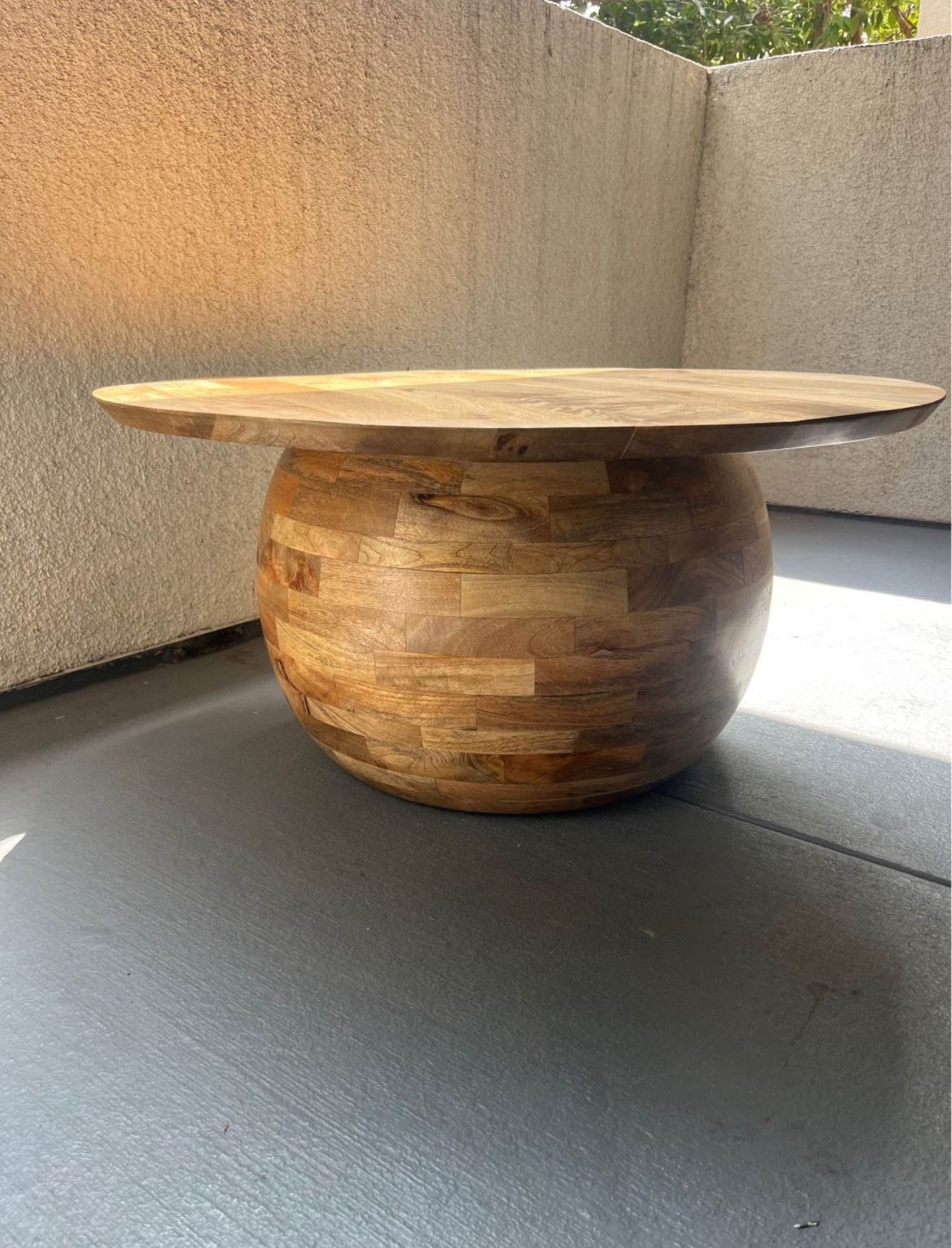 Round Coffee table, 35” In diameter