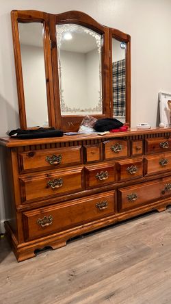 Dresser With Mirror